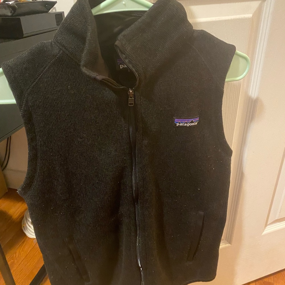 Dark grey Patagonia women’s vest